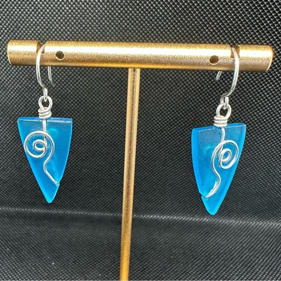 Jewelry - Blue sea glass Retro earrings